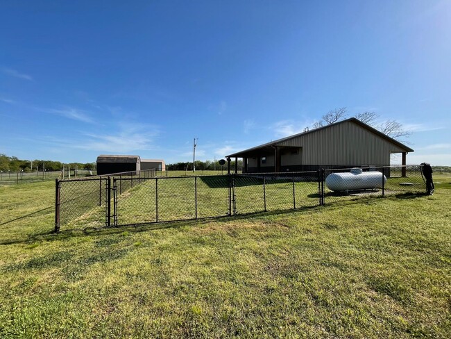 Building Photo - Rural Farm Life