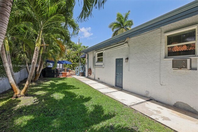 Building Photo - 5703 SW 83rd St