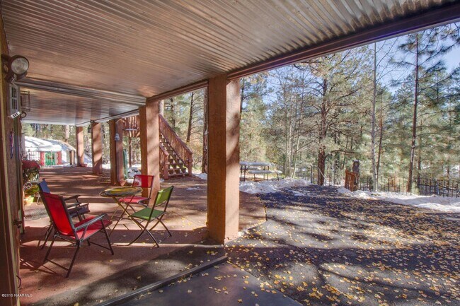 Building Photo - 1660 W University Heights Dr N
