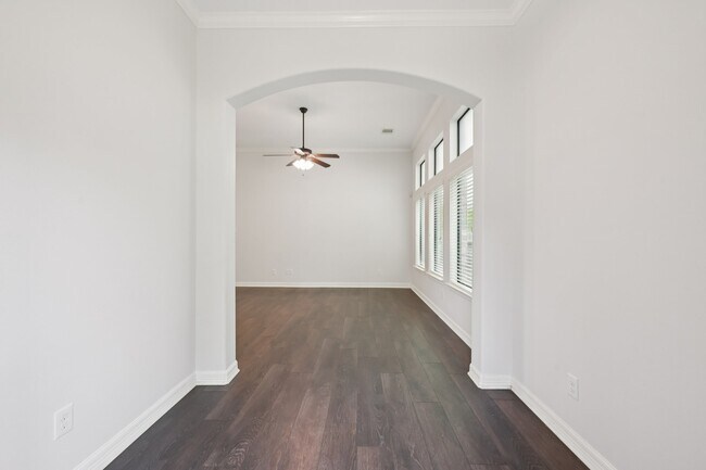 Building Photo - 618 Aulia Ln