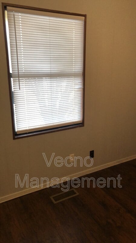 Building Photo - 201 S Preston Rd