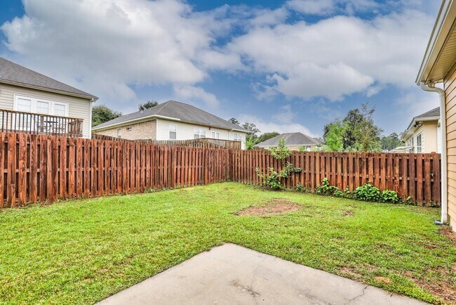 Building Photo - 1661 Harbor Club Dr