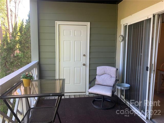 Building Photo - 19909 Henderson Rd