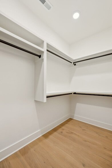 Building Photo - 815 Oconnor St