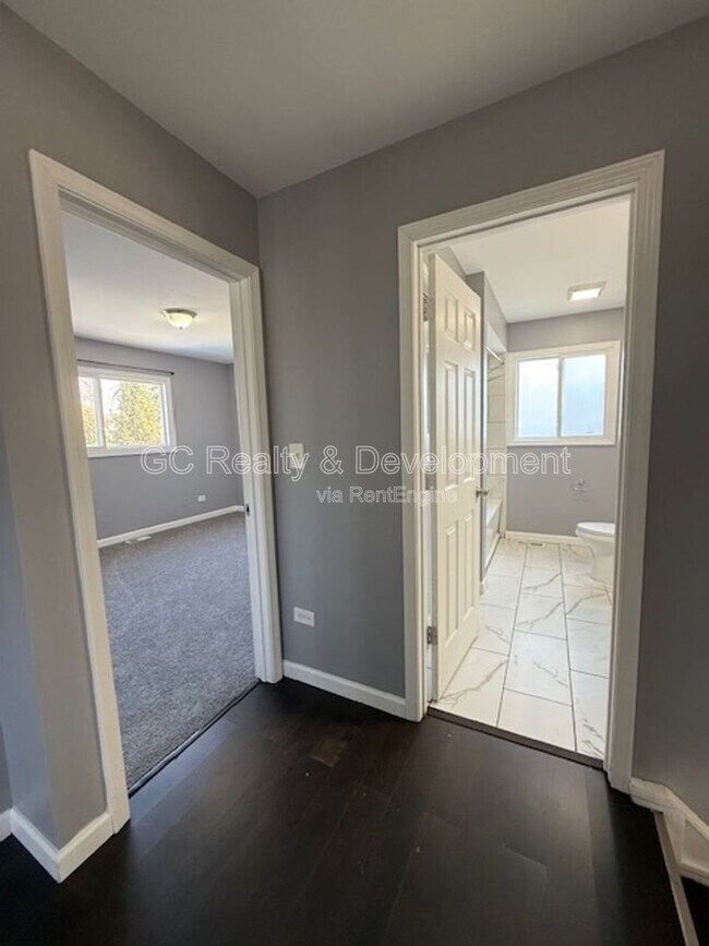 Building Photo - 24 W Ann St