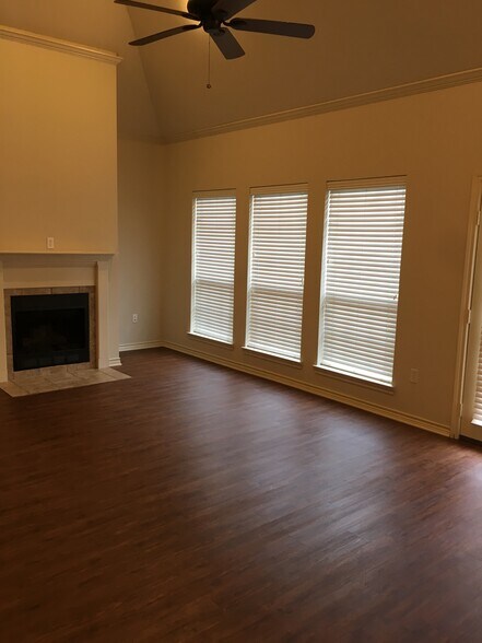 Building Photo - 6222 Ashton Ct