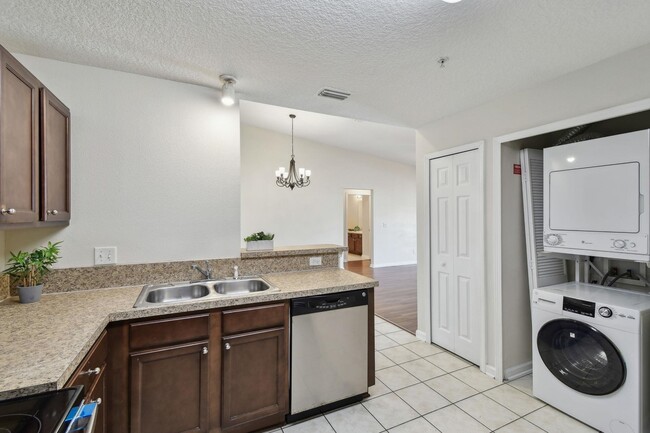 Building Photo - 2481 Golden Lake Loop