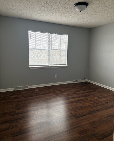 Building Photo - 16 Duiguid Dr