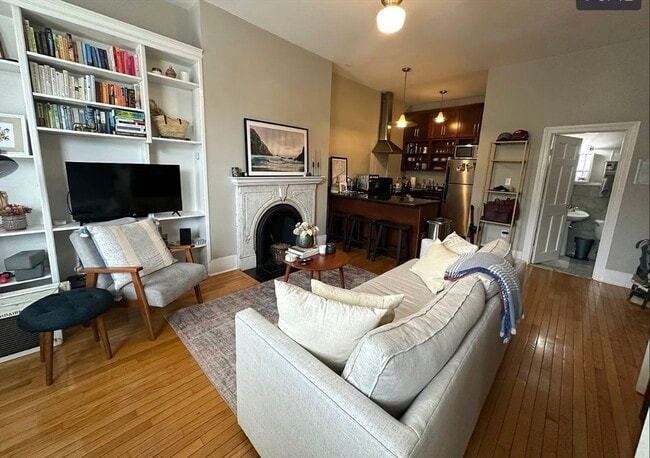 Building Photo - 656 Tremont St