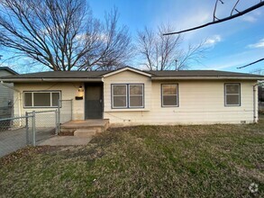 Building Photo - 3-Bedroom w/Den in Northgate