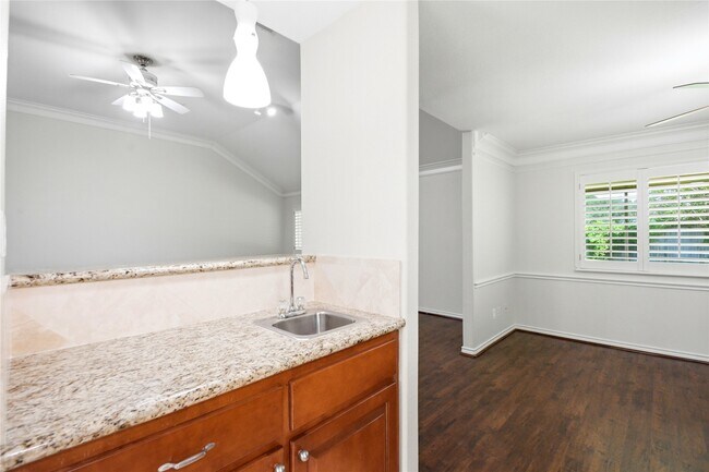 Building Photo - 1702 Fantasy Woods Dr