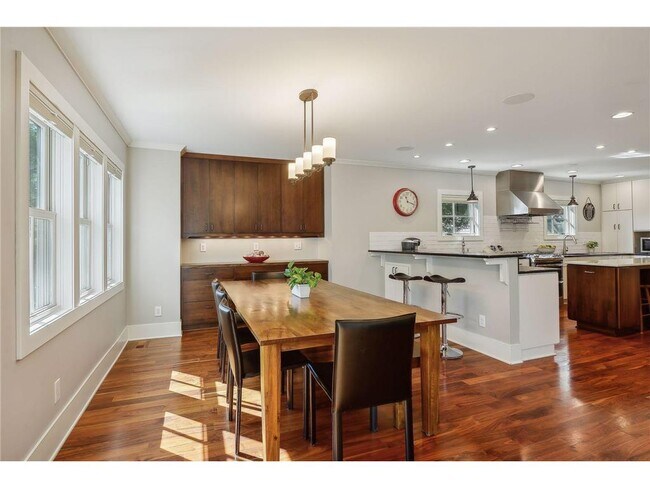 Building Photo - 4015 Wood End Dr