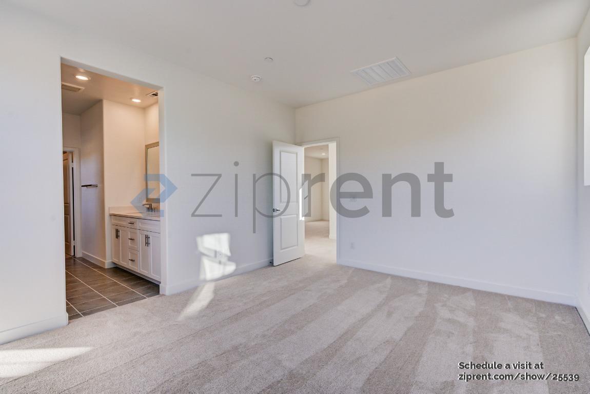 Building Photo - Unit