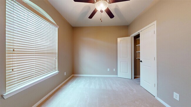 Building Photo - 12314 Meadow Breeze Dr