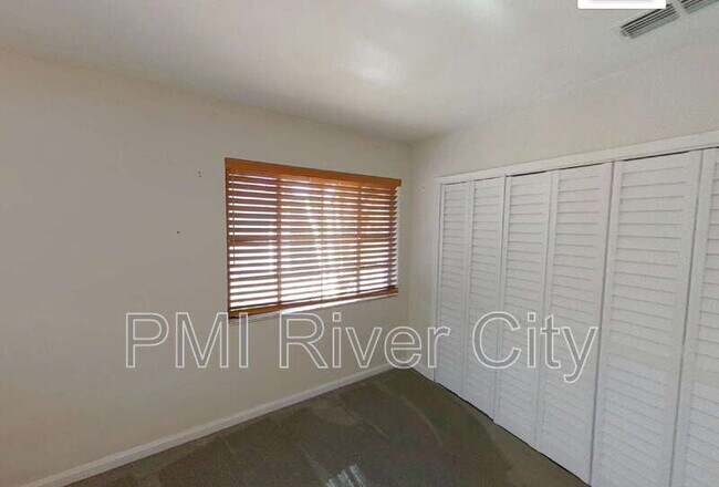 Building Photo - 1414 Glengarry Rd