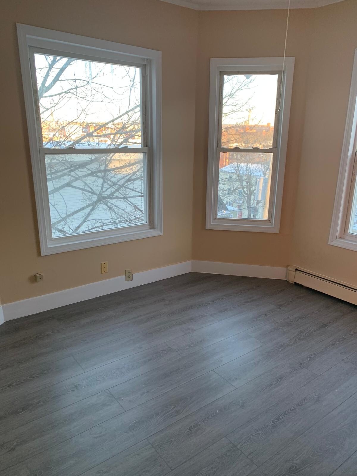 Building Photo - 70 Crescent St