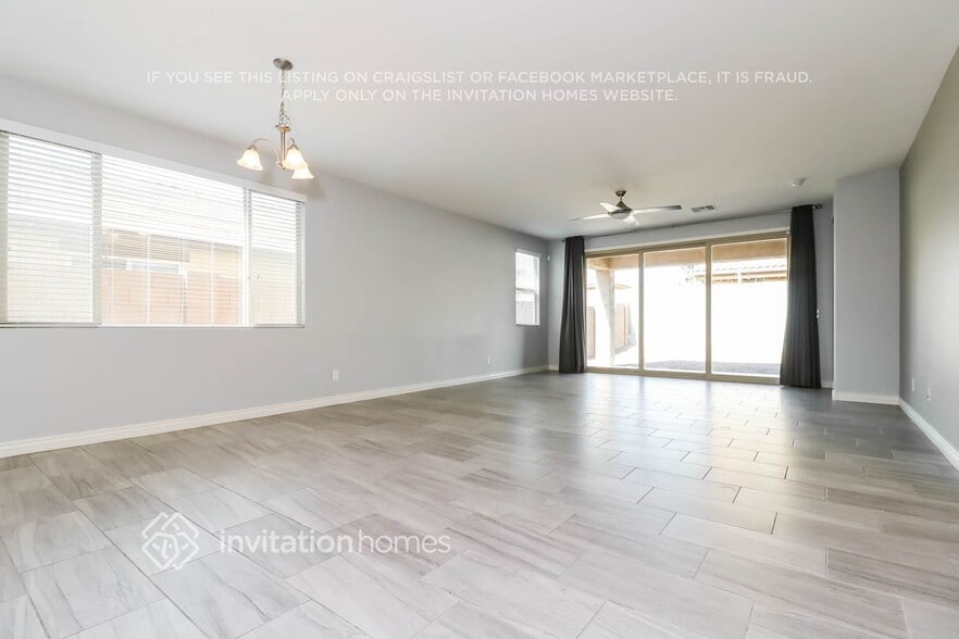 Building Photo - 4044 S 183rd Dr
