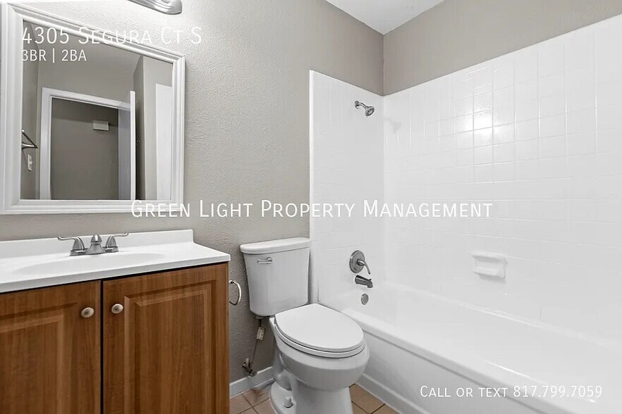 Building Photo - Room in Duplex on Segura Ct S