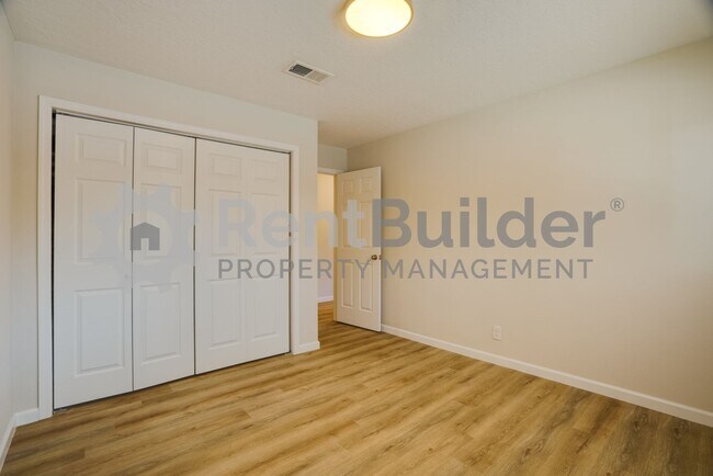 Building Photo - !!!!WOW PRICE INPROVEMENT JUST IN TIME FOR...