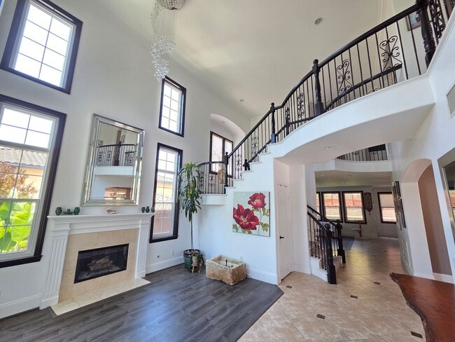 Building Photo - Large 4 Bedroom Home in Rolling Hills Ranch!