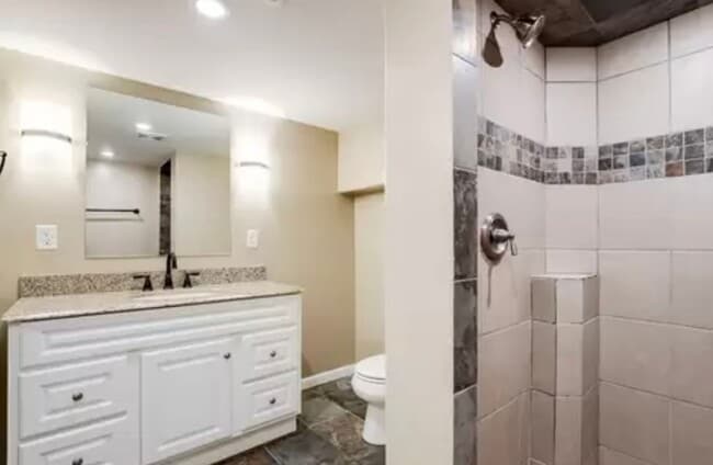 Building Photo - Beautiful 4BR 2BA Rambler in Roseville