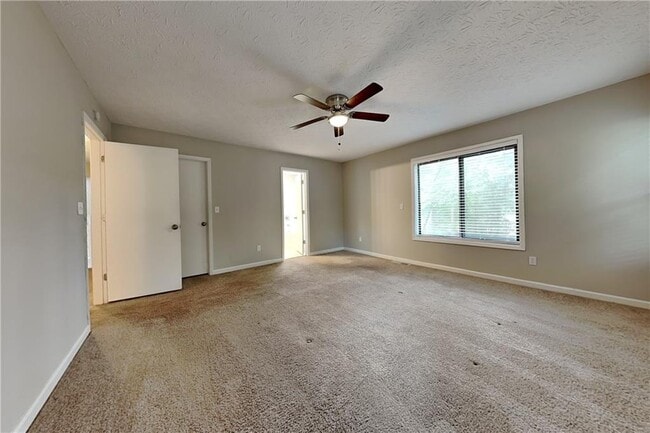 Building Photo - 5142 Manitou Way SW