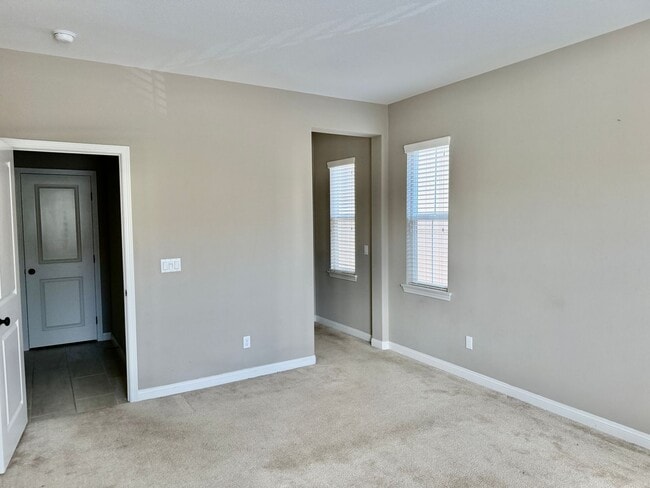 Building Photo - Executive Home in Temecula