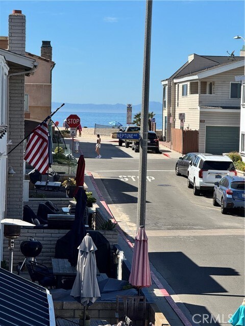 Building Photo - 122 46th St