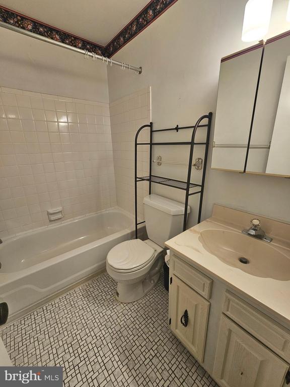 Building Photo - 3435 Pebble Beach Dr