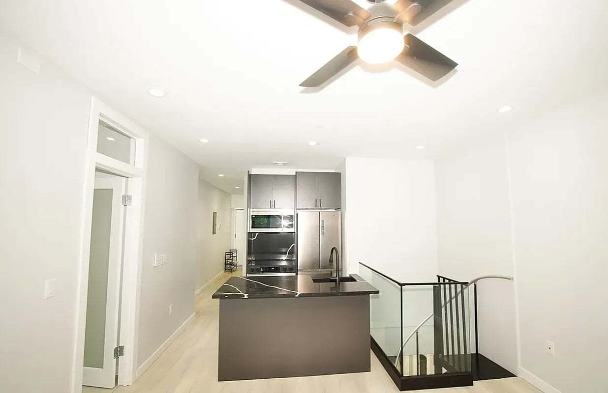 Building Photo - 161 Stanton St