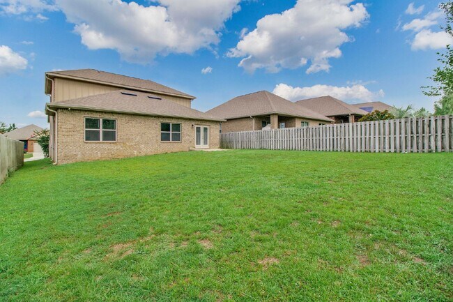 Building Photo - Stunning Two-Story Home with 4 Bedrooms, 2...