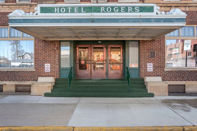 Building Photo - The Downtown Rogers