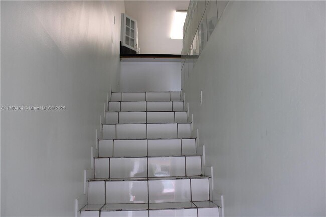 Building Photo - 2895 W 76th St