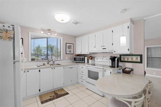 Building Photo - 925 Iglesia Dr