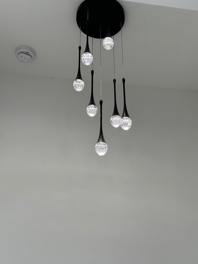 Building Photo - 4208 10th St SW