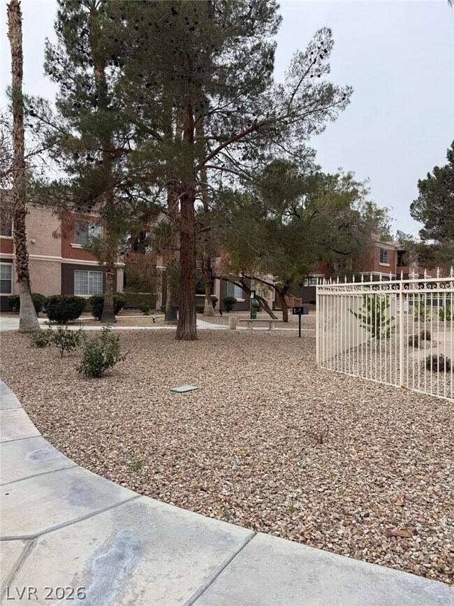 Building Photo - 1401 Seward St