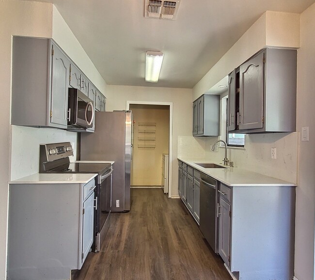 Building Photo - 108 Quail Valley Dr