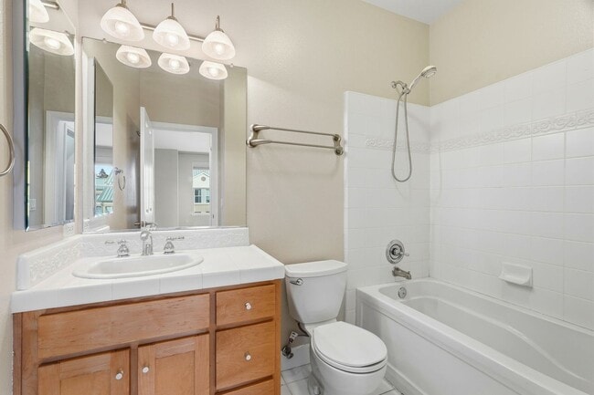Building Photo - Downtown Mountain View 3 Bedroom 3.5 Bathr...