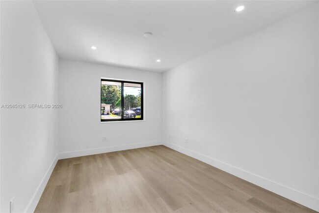 Building Photo - 1597 NE 143rd St