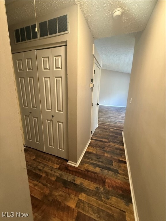 Building Photo - 3542 Chesapeake Dr