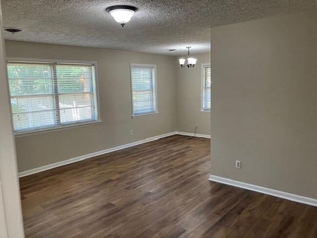 Building Photo - 403 N Joann St