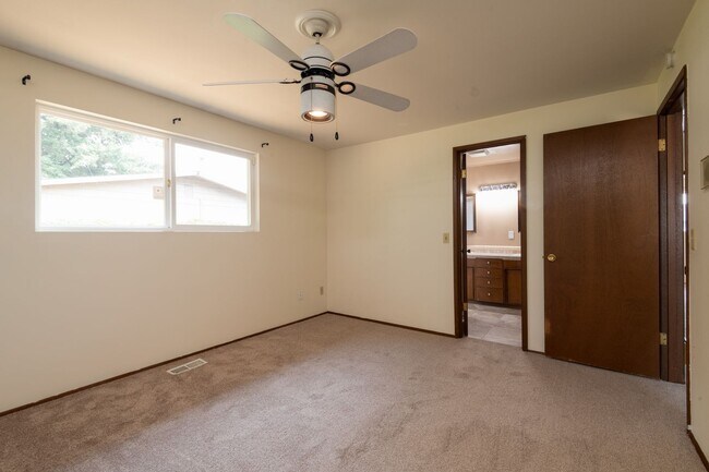 Building Photo - 17656 SE 267th Pl