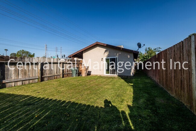 Building Photo - 4621 Auburn St