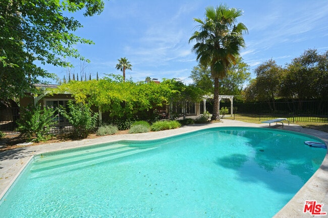 Building Photo - 23526 Dolorosa St