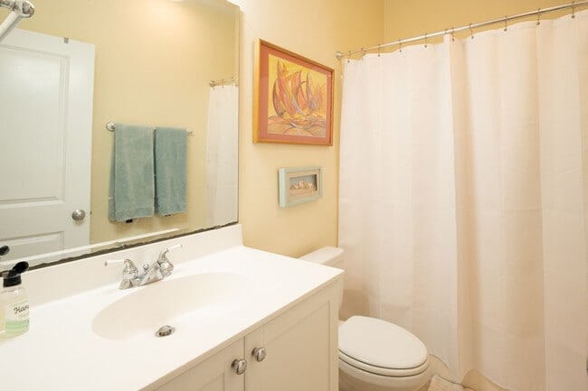 Building Photo - Mellow Yellow @ 1114 Bonito Lane #1