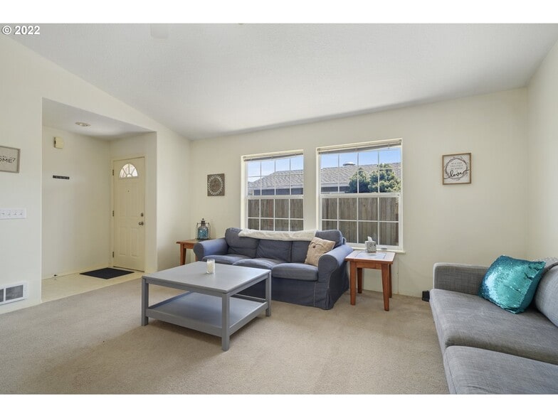 Building Photo - 909 Madrona Ave