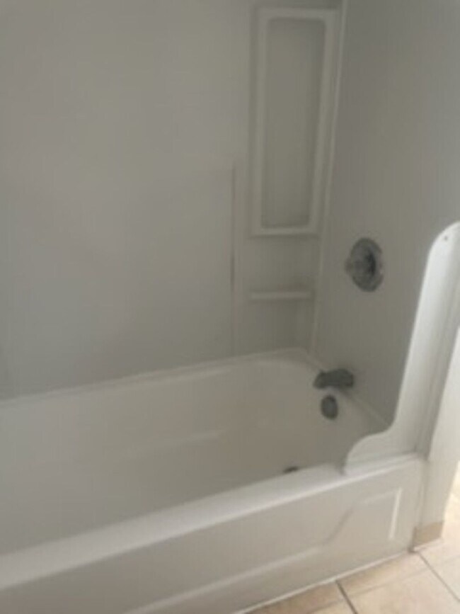 Building Photo - Come see this beauty today