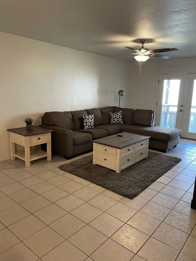Building Photo - Furnished Condo