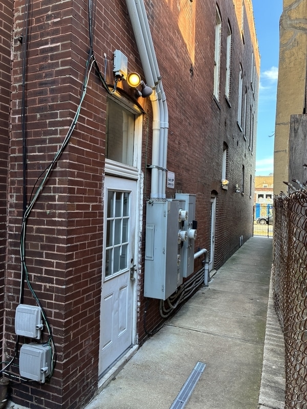 Building Photo - 3407 California Ave