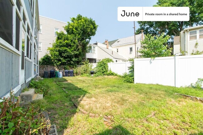 Building Photo - Room in Shared 3 bed/1 bath home